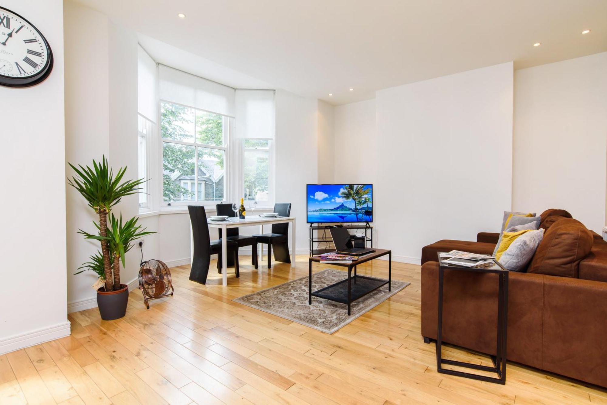 Oakfield Premier Apartments - Fast Wifi - 5 Mins City Centre Cardiff Chambre photo